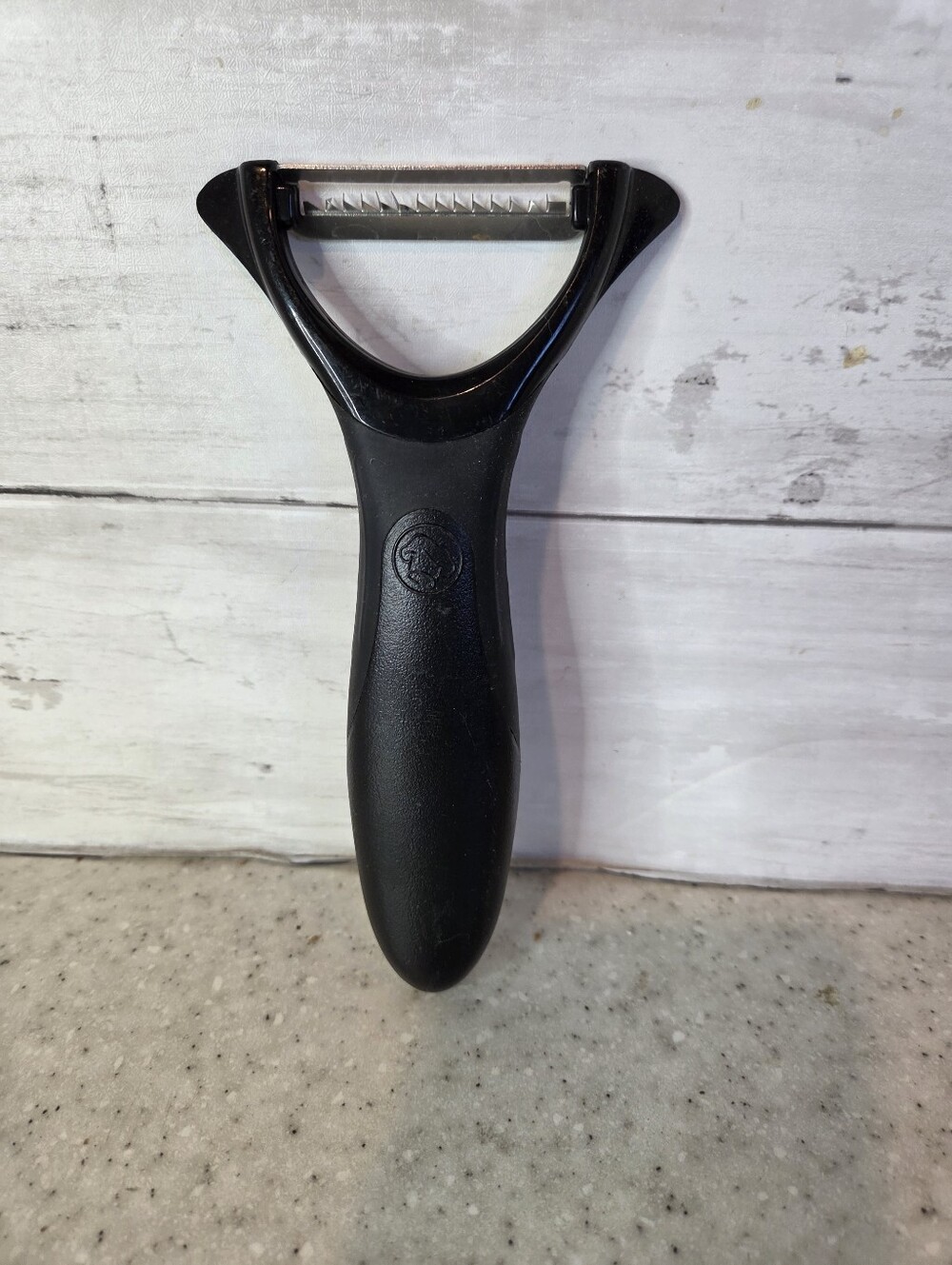 Pampered Chef Julienne Vegetable Peeler Zucchini Noodle Carrot Strip Black
